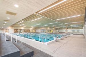 Systeemplafond in zwembad – blog systeemplafond in vochtige ruimtes Systeemplafond in zwembad