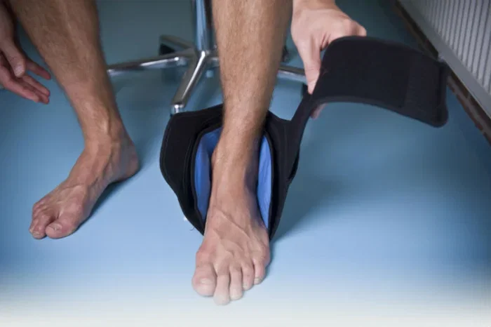 CoolComp Ice Pack & Compressie Enkel - Artrose Brace