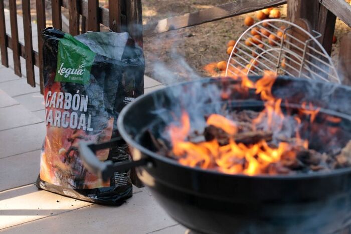 Premium Quality! - Voordeelpakket 2 zakken a 10kg Quebracho houtskool + 1kg Aanmaakwokkels - Afbeelding 3