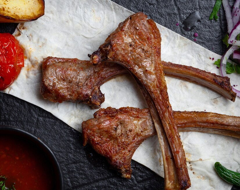 Gegrilde lamschouder met rozemarijn en citroen
