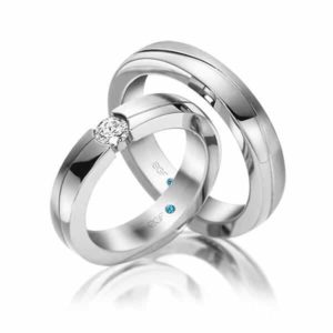 Platina trouwringen-diamant in semi spanzetting-collectie Circles Trouwringen