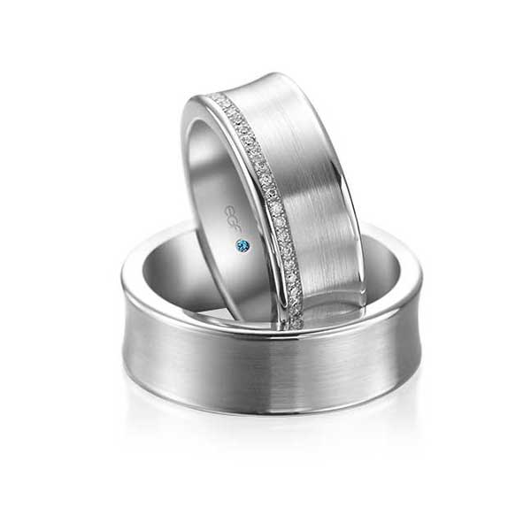 Trouwringen-rondom-gezet-met-56-briljanten-van-0.005ct
