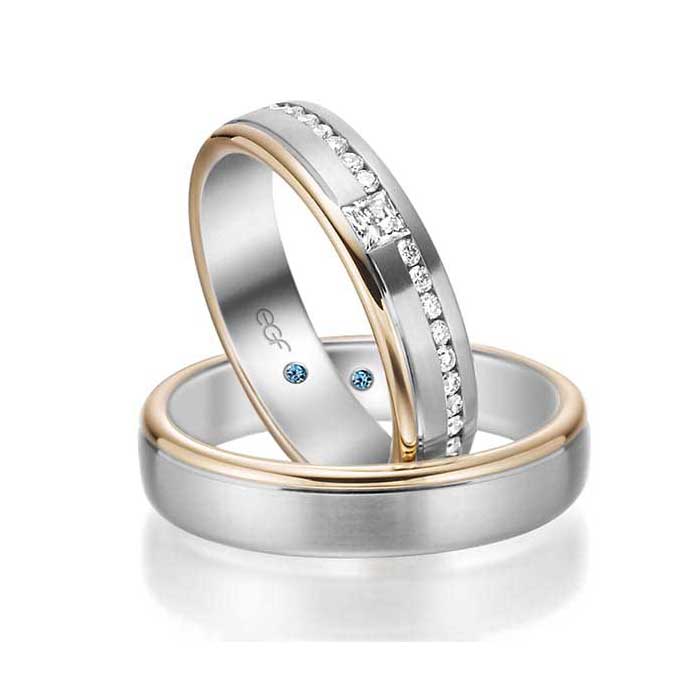Trouwringen-van-45-mm-breed-witgoud-rose-gouden-buitenbaan