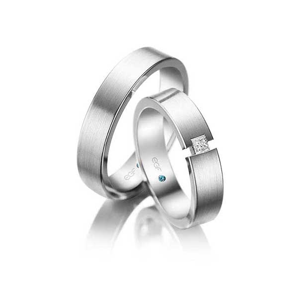 Trouwringen-witgoud-open-zetting-0.10-ct-Princess-slijpsel