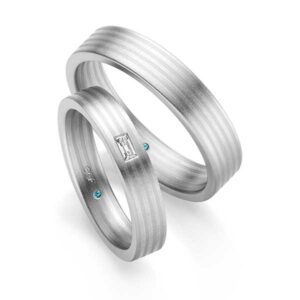 Trouwringen-met-baquette-geslepen-diamant