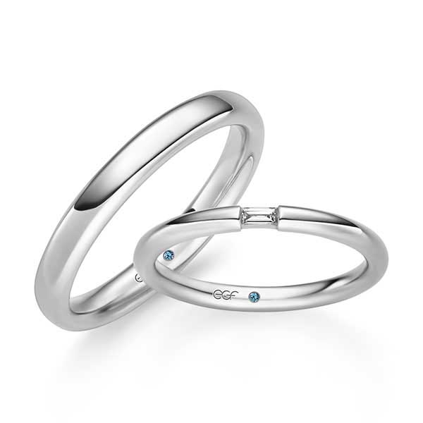 Trouwringen-witgoud-met-baquette-geslepen-diamant