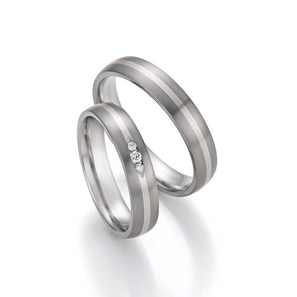 Tweekleurige titanium trouwringen