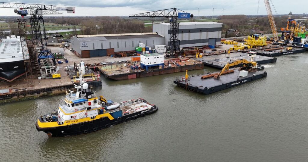 towing EuroPontoon NP683